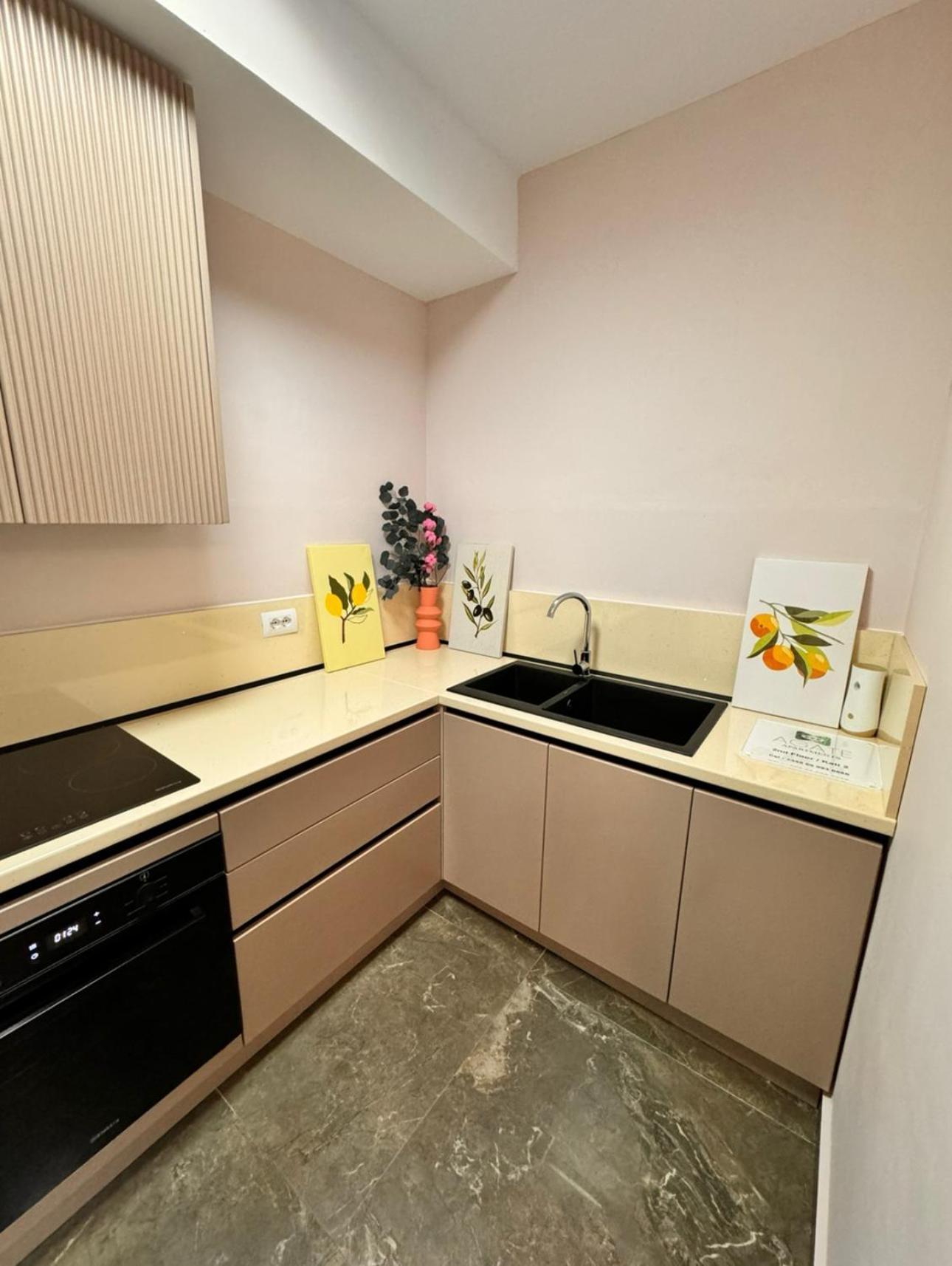 Agate City Center Apartment Тирана Екстериор снимка